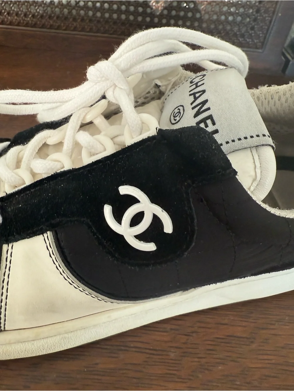 Chanel 2023 CC Logo Low-Top Sneakers Black White Suede Size 39 Authentic